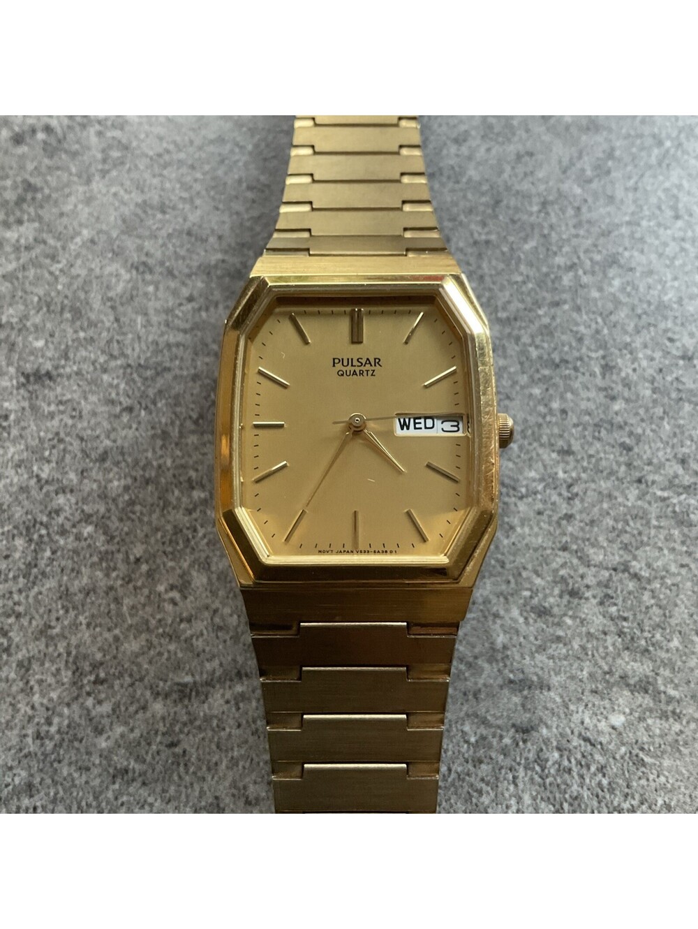 Vintage Pulsar Watch V533-5A70 28mm Gold Tone Rectangle Tank Day/Date Dial A5